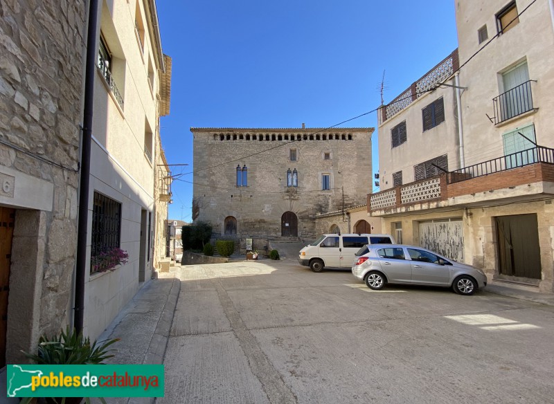 L'Espluga Calba, amb el castell al fons