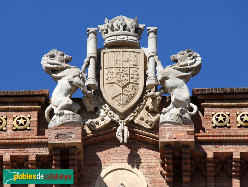 Barcelona - Arc de Triomf. Escut reial