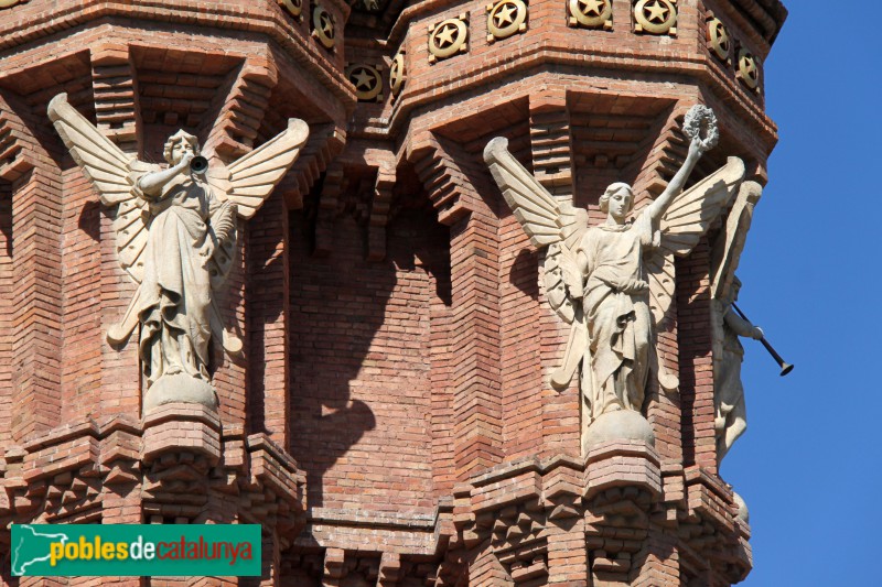 Barcelona - Arc de Triomf. Les Fames