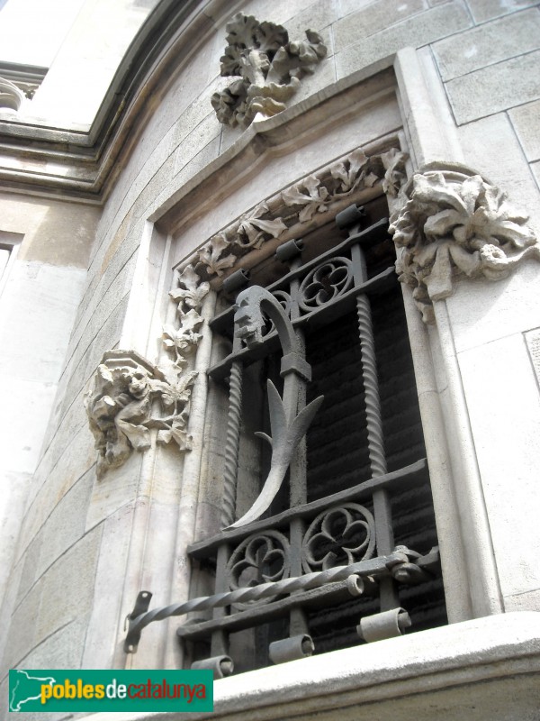 Barcelona - Casa Pascual Pons (Passeig de Gràcia, 2-4)