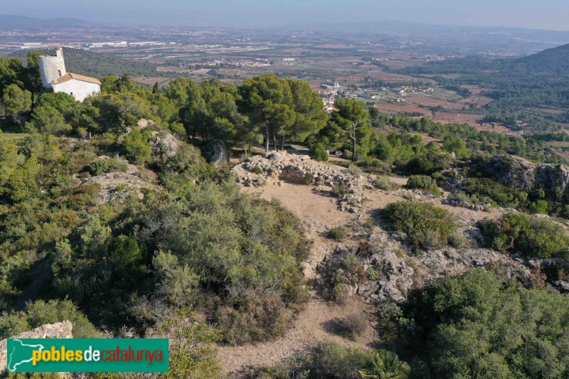 Albinyana - Restes del castell de l'Esquernosa (Foto: Francesc Vidal-Barraquer, 2021) Albinyana - Restes del castell de l'Esquernosa