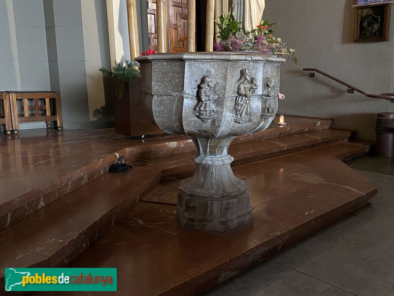 Granollers - Església de Sant Esteve. Pica baptismal