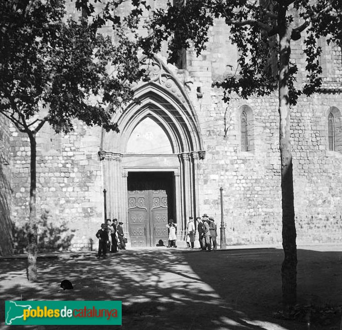 Granollers - Porta de l'església gòtica de Sant Esteve