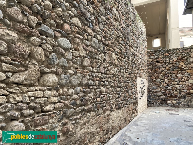 Granollers - Tram de muralla. Carrer Jaume Camp i Lloreda (Foto: Albert Esteves, 2021) Granollers - Tram de muralla. Carrer Jaume Camp i Lloreda