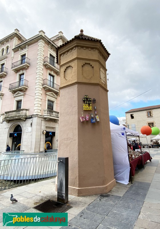 Granollers - Torre d'aigua plaça Maluquer i Salvador