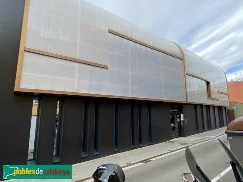 Granollers - Companyia Estabanell. Edifici modern