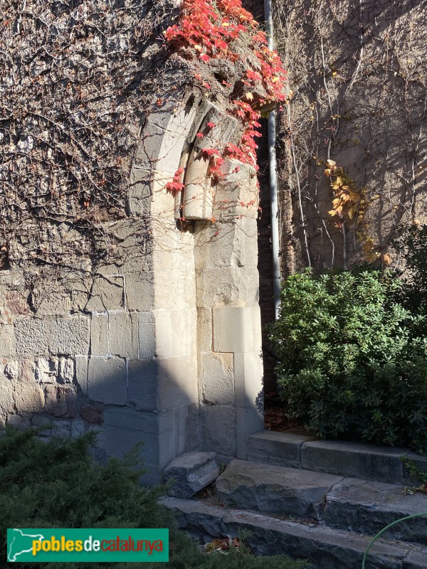 Granollers - Església de Sant Esteve. Restes de la porta romànica