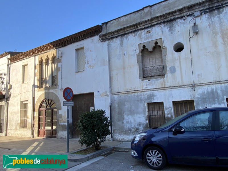 La Roca del Vallès - Finestra al carrer Església 13-15