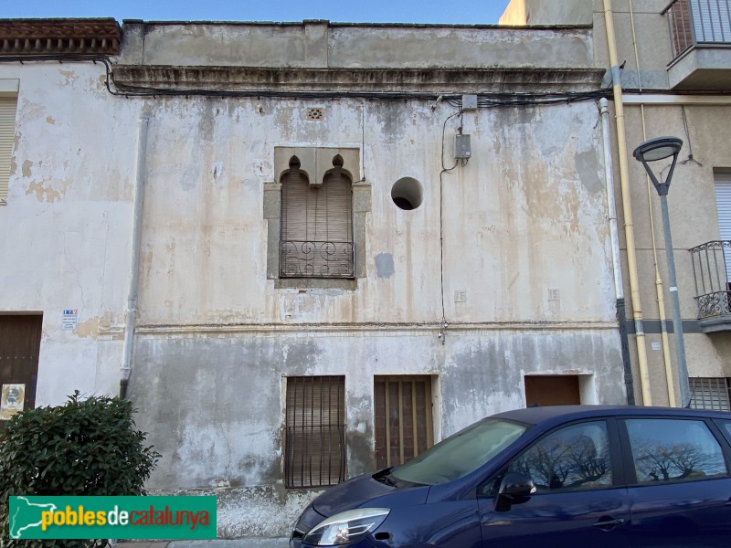 La Roca del Vallès - Finestra al carrer Església 13-15