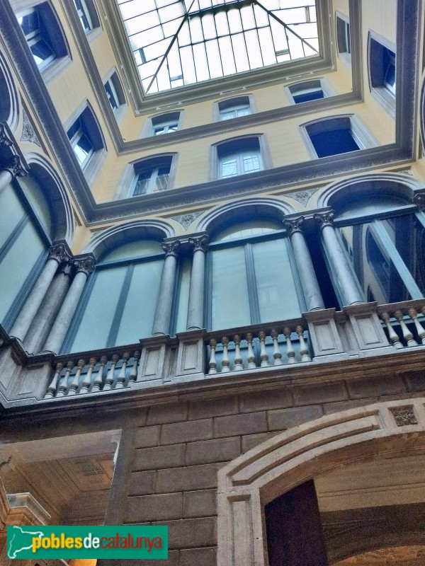 Barcelona - Casa Joan Puig (Portal de l'Àngel, 15-17) (2) (Foto: Anna Corcoll, 2021) Barcelona - Casa Joan Puig (Portal de l'Àngel, 15-17) (2)