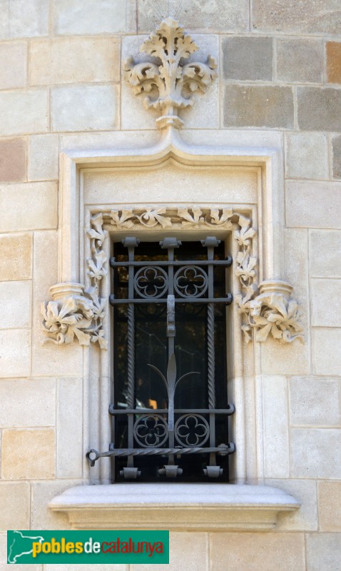 Barcelona - Casa Pascual Pons (Passeig de Gràcia, 2-4)