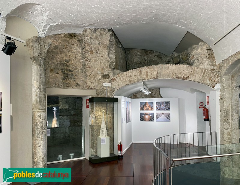Barcelona - Pia Almoina. Interior (Foto: Albert Esteves, 2022) Barcelona - Pia Almoina. Interior