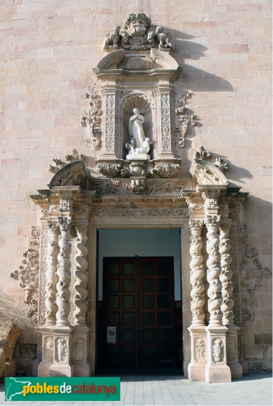 Caldes de Montbui - Església de Santa Maria. Portada barroca