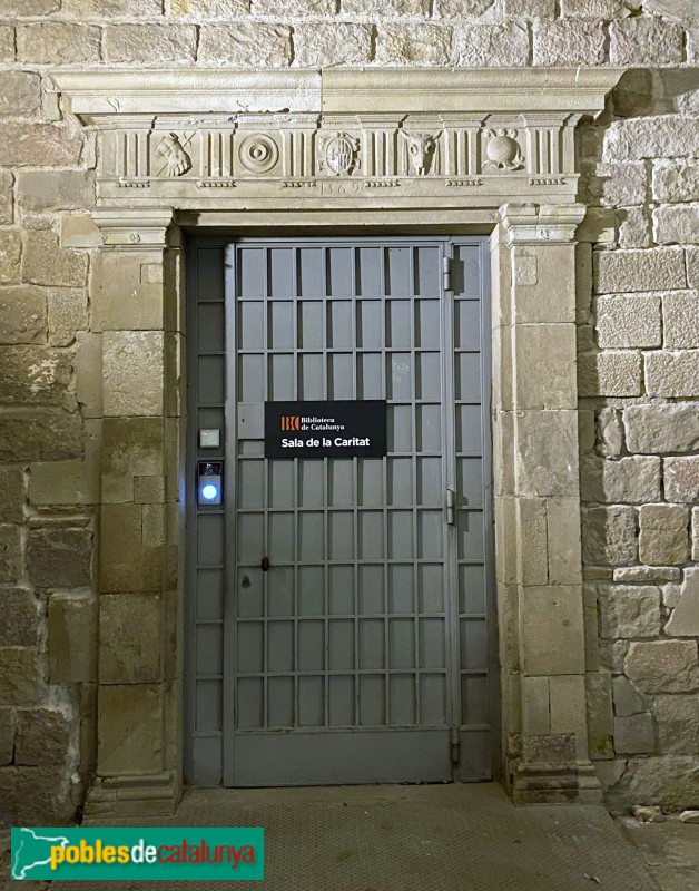 Barcelona - Hospital de la Santa Creu. Porta de la sala de la Caritat (1569) (Foto: Albert Esteves, 2022) Barcelona - Hospital de la Santa Creu. Porta de la sala de la Caritat (1569)