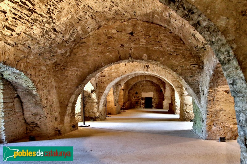 Sant Pere de Rodes. Claustre inferior