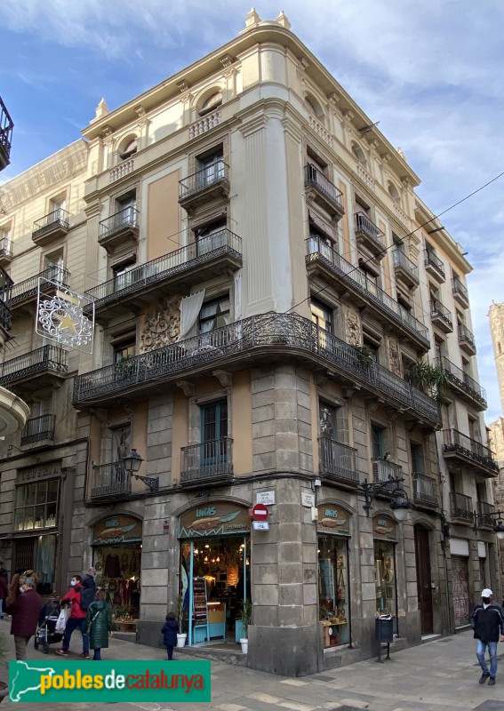 Barcelona - Baixada de la Llibreteria, 9 (Foto: Albert Esteves, 2022) Barcelona - Baixada de la Llibreteria, 9