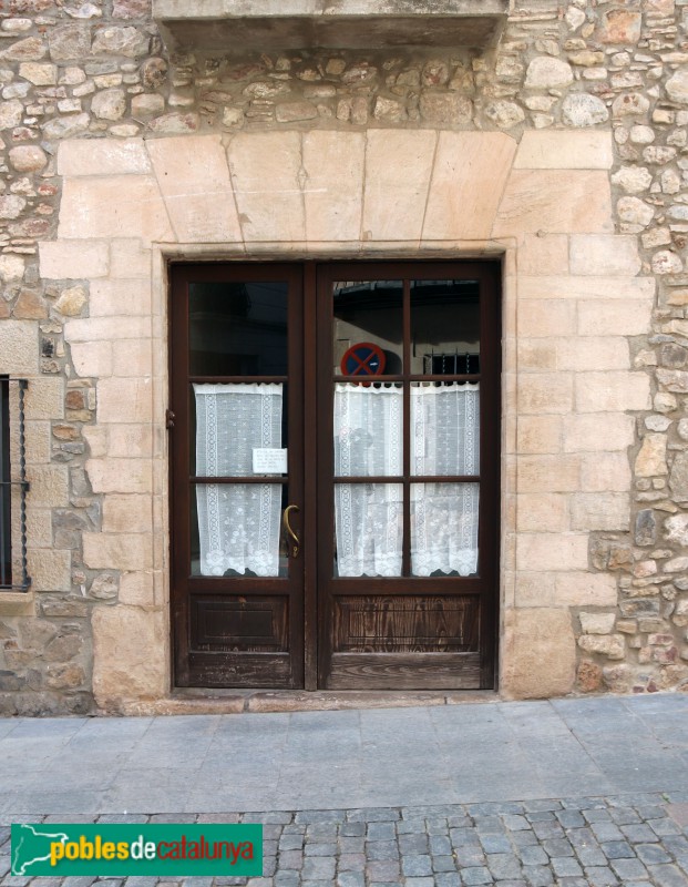 Caldes de Montbui - Carrer de Vic, 3 (Foto: Albert Esteves, 2022) Caldes de Montbui - Carrer de Vic, 3