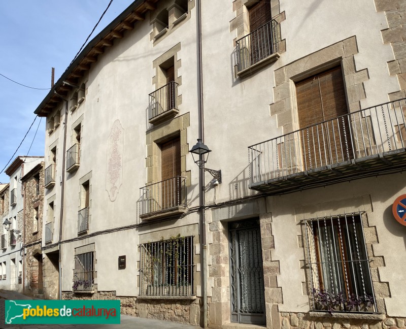 Caldes de Montbui - Cal Sentmenat, carrer de Vic, 2-4