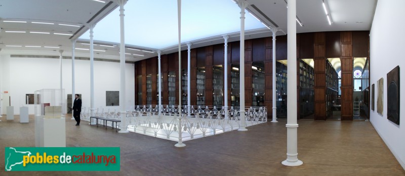 Fundació Antoni Tàpies (Primera planta. Al fons, la biblioteca) (Foto: Vicenç Valcárcel, 2019) Fundació Antoni Tàpies (Primera planta. Al fons, la biblioteca)