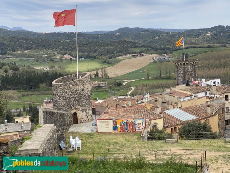 Hostalric - Muralla (Foto: Albert Esteves, 2021) Hostalric - Muralla