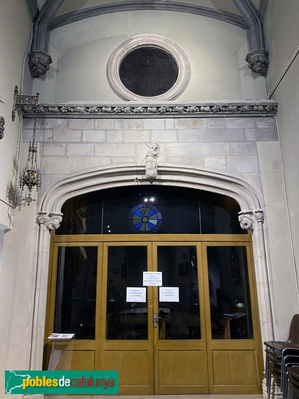 Església de Montsió. Portada gòtica del Santíssim
