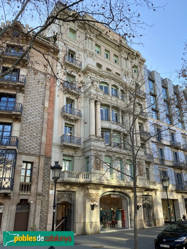 Barcelona - Passeig de Gràcia, 77 (Foto: Albert Esteves, 2022) Barcelona - Passeig de Gràcia, 77