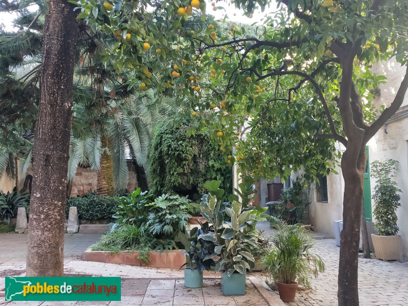 Barcelona - Capella antiga de la Misericòrdia. Jardins