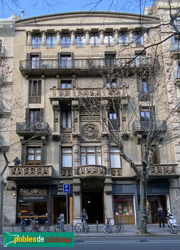 Barcelona - Diputació, 329 (Foto: Albert Esteves, 2022) Barcelona - Diputació, 329