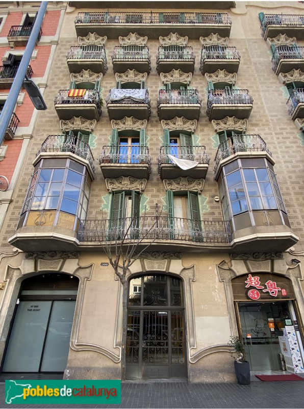 Barcelona - Aragó, 358-360 (Foto: Albert Esteves, 2022) Barcelona - Aragó, 358-360