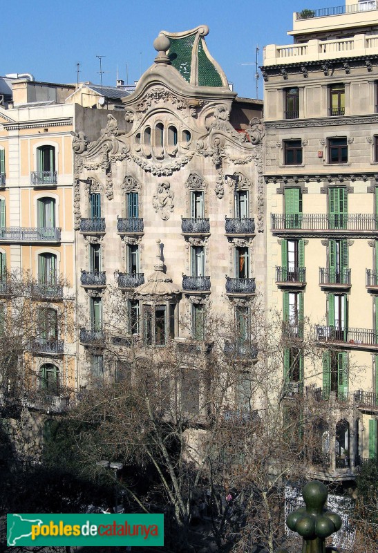 Barcelona - Casa Comalat. Façana Diagonal