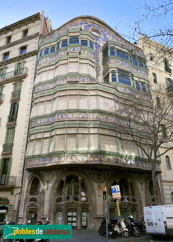 Barcelona - Casa Comalat. Façana Còrsega