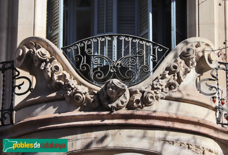 Barcelona - Pau Claris, 154-156 (Foto: Albert Esteves, 2022) Barcelona - Pau Claris, 154-156