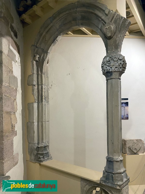 Terrassa - Claustre interior del castell de Terrassa (Museu de Terrassa)