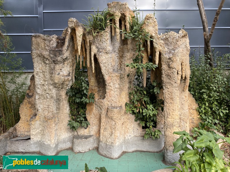 Cerdanyola - Can Domènech. Casacada modernista (Foto: Albert Esteves, 2022) Cerdanyola - Can Domènech. Casacada modernista