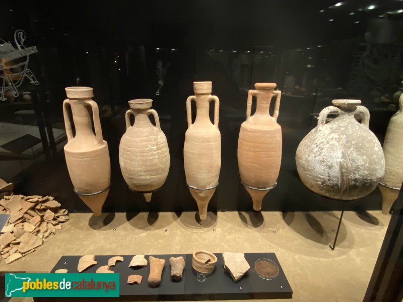 Museu de Badalona - Àmfores romanes (segle I aC) (Foto: Albert Esteves, 2022) Museu de Badalona - Àmfores romanes (segle I aC)