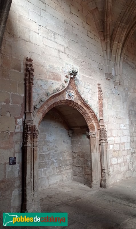 Vallbona de les Monges - Claustre del monestir. Claus de volta (Foto: Cristina Rodríguez, 2022) Vallbona de les Monges - Claustre del monestir. Claus de volta