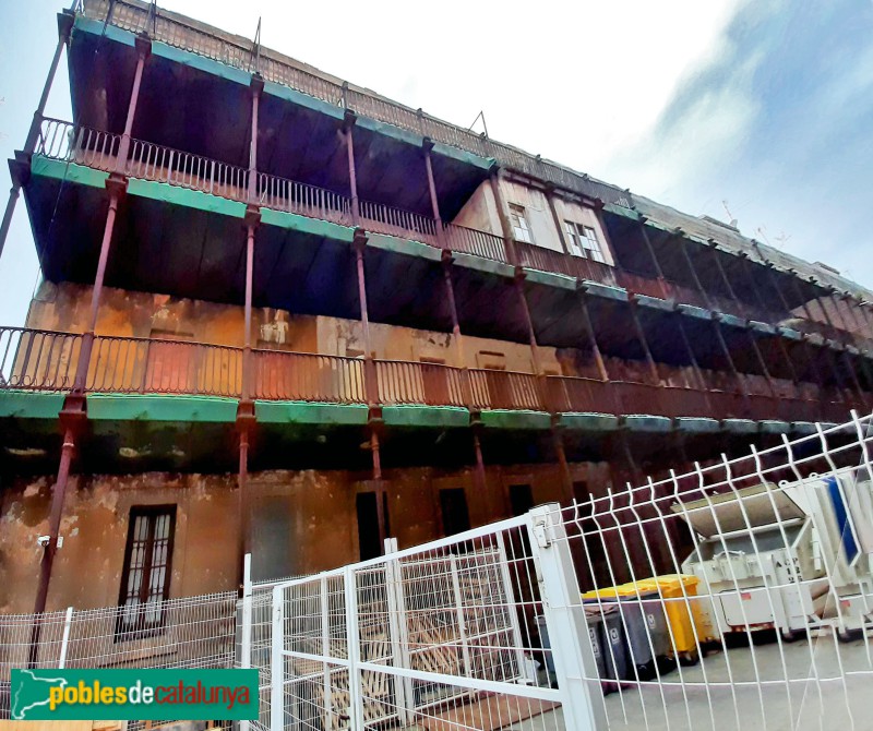 Barcelona - Habitatges per a militars del carrer Wellington