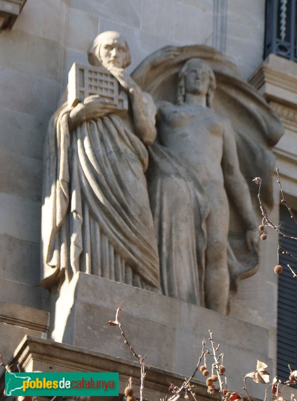 Barcelona - La Unión y el Fénix. Escultures