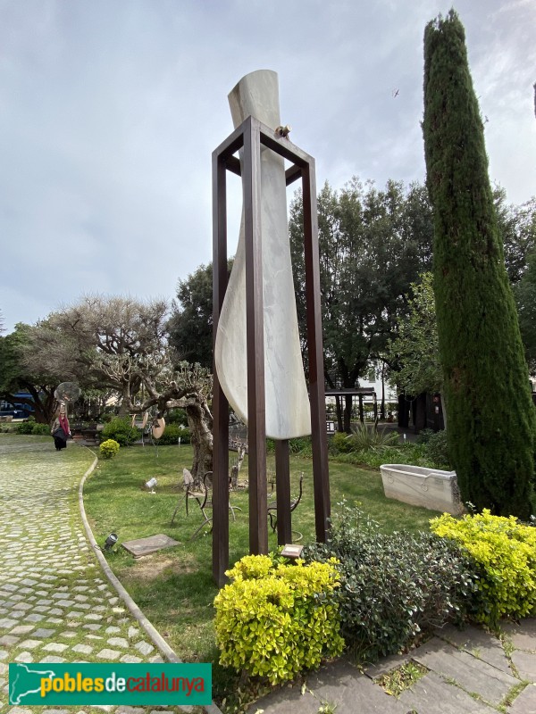 La Garriga - Balneari Blancafort. Escultura al jardí