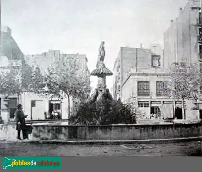 Barcelona - La plaça, amb la botiga, a finals del segle XIX Barcelona - La plaça, amb la botiga, a finals del segle XIX