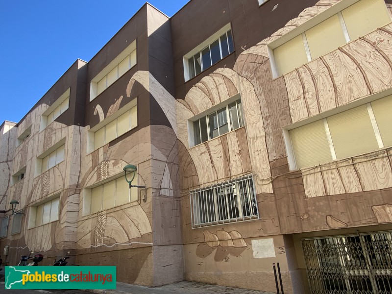 Tarragona - Mural de l'Institut Pons d’Icart