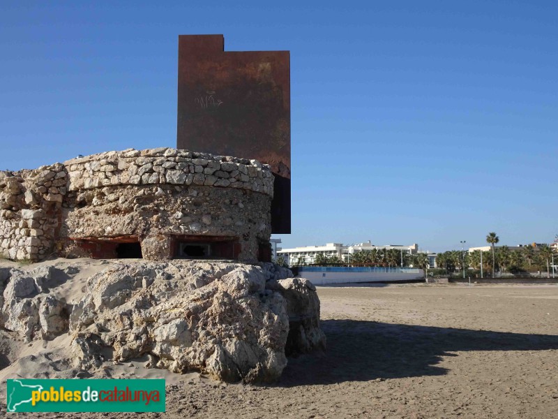 Vila-seca - Grup escultòric <i>Marca d'Aigua</i> (platja de la Pineda) (Foto: Francesc Vidal-Barraquer, 2022) Vila-seca - Grup escultòric <i>Marca d'Aigua</i> (platja de la Pineda)