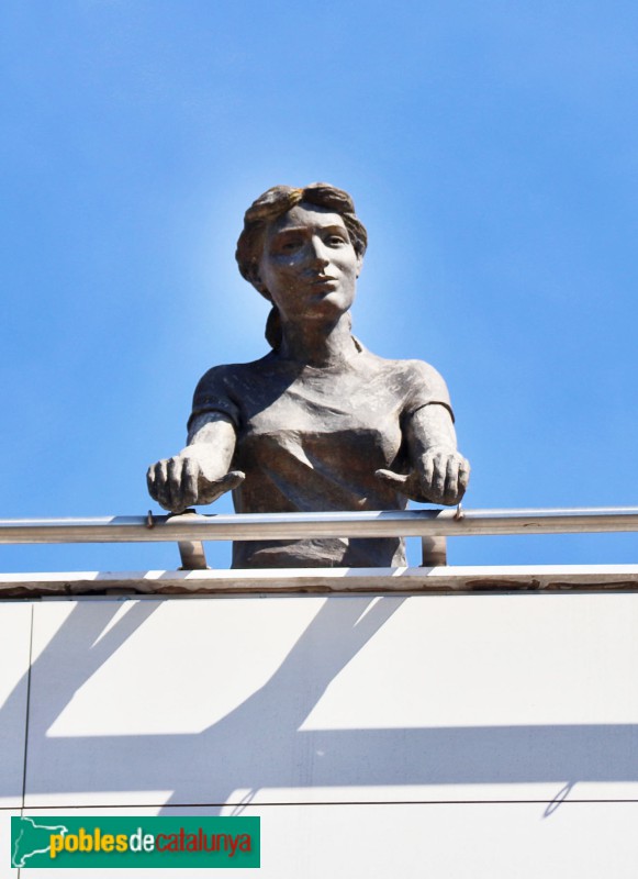 Sant Fost de Campsentelles - Escultura <i>Fruit de les relacions</i> (Foto: Albert Esteves, 2022) Sant Fost de Campsentelles - Escultura <i>Fruit de les relacions</i>