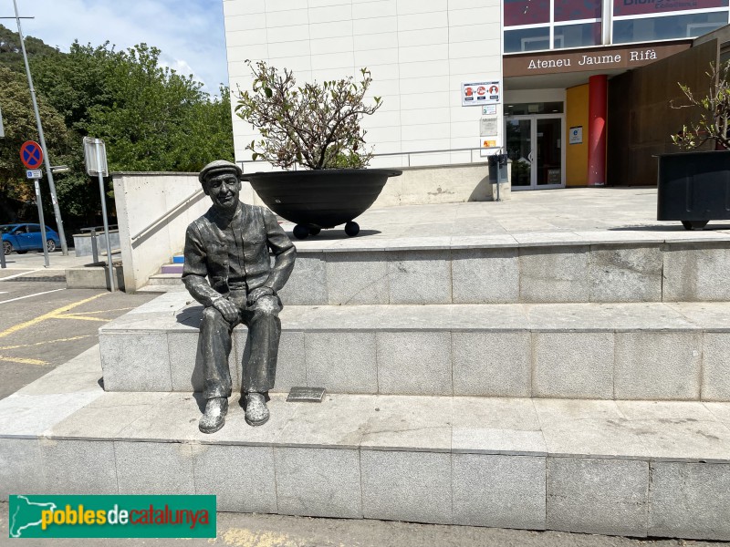 Sant Fost de Campsentelles - Escultura <i>Fruit de les relacions</i> (Foto: Albert Esteves, 2022) Sant Fost de Campsentelles - Escultura <i>Fruit de les relacions</i>