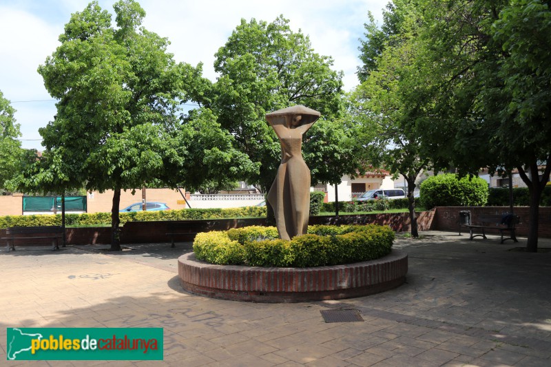 Sant Fost de Campsentelles - Escultura Dona d'aigua