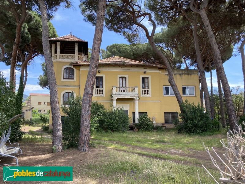 Sant Fost de Campsentelles - Xalet noucentista (Foto: Albert Esteves, 2022) Sant Fost de Campsentelles - Xalet noucentista