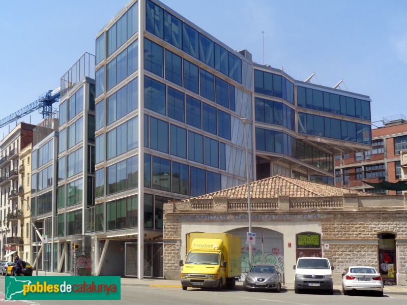 Barcelona - Edifici Plug-in-Building 22@. Pere IV, 50-56 (Foto: Sergi Suárez, 2022) Barcelona - Edifici Plug-in-Building 22@. Pere IV, 50-56
