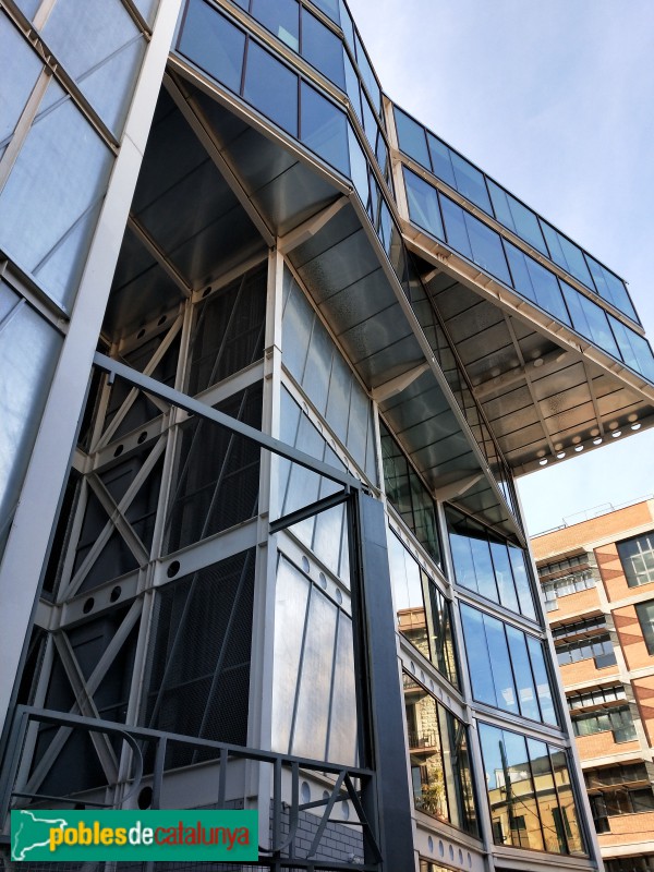 Barcelona - Edifici Plug-in-Building 22@. Pere IV, 50-56 (Foto: Anna Corcoll, 2021) Barcelona - Edifici Plug-in-Building 22@. Pere IV, 50-56