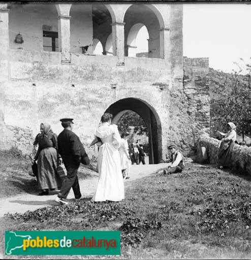 Vilanova del Vallès - Rectoria de Santa Quitèria (Foto: Frederic Bordas -Arxiu Centre Excursionista de Catalunya-, 1907) Vilanova del Vallès - Rectoria de Santa Quitèria