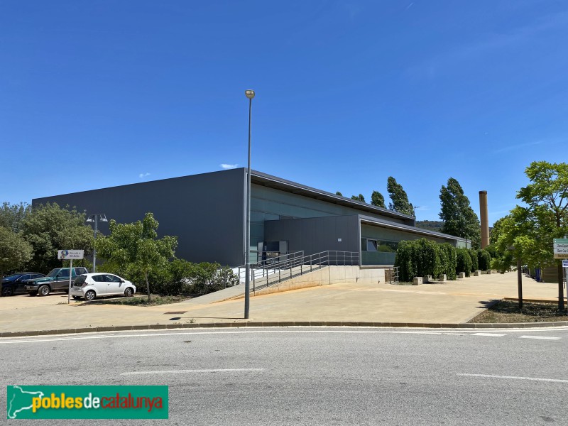 Vilanova del Vallès - Pavelló Poliesportiu (Foto: Albert Esteves, 2022) Vilanova del Vallès - Pavelló Poliesportiu